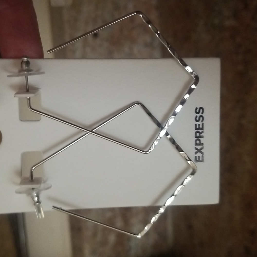 Silver diamond shape earrings